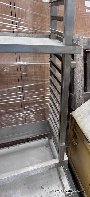 Odkládací regálový vozík - gastro  (Odkladaci regalovy vozik gastro (5).JPG)